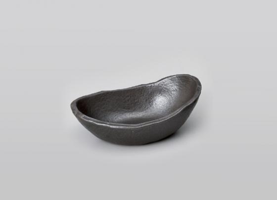 黒釉5.1耐熱楕円小鉢