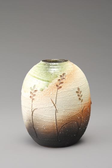 花彫夏目型花瓶