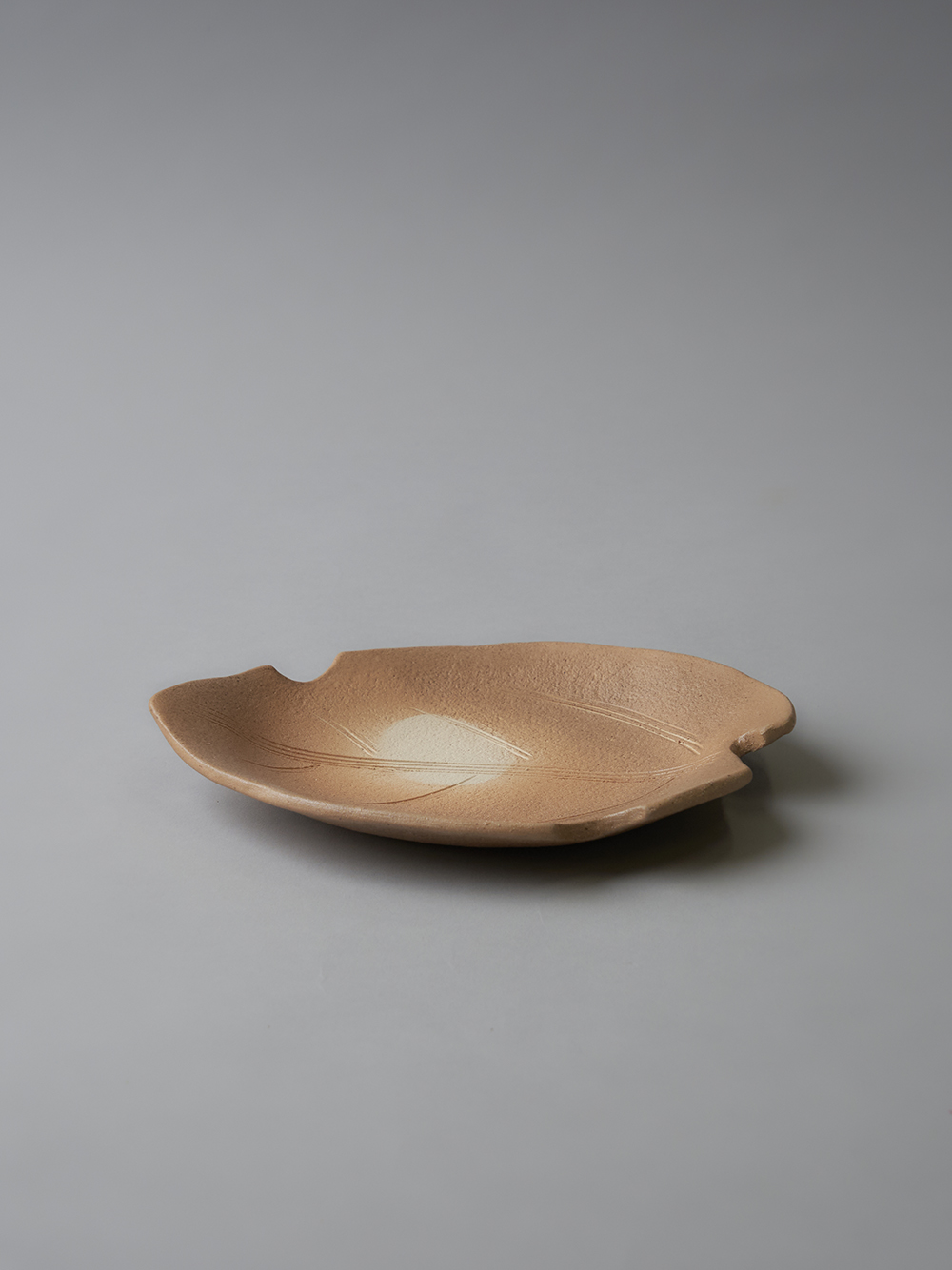 Leaf-Shaped Plate<br />Yakishime