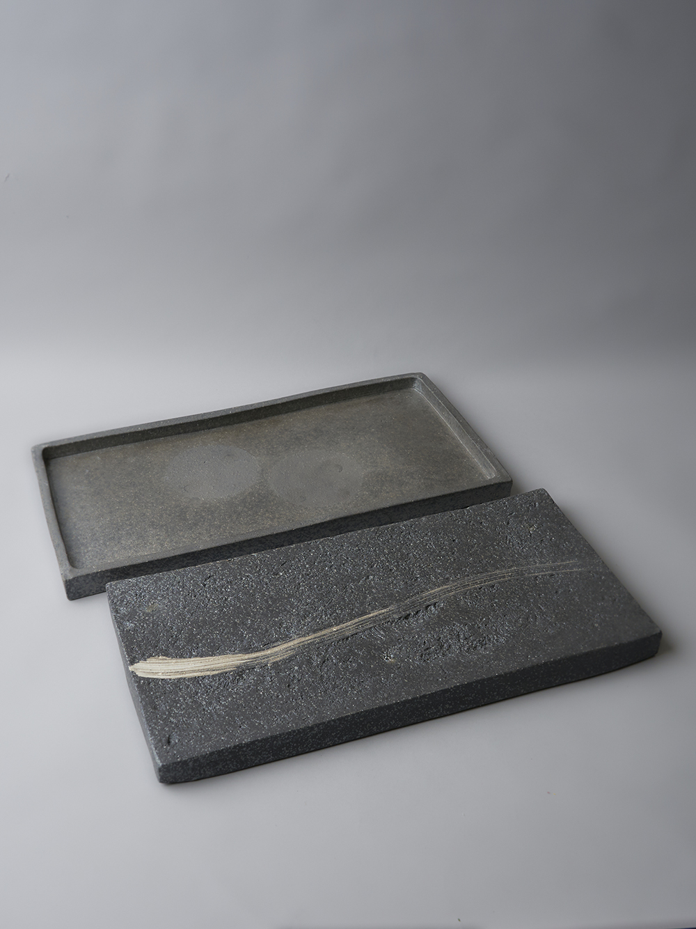 16.0 Reversible Rectangular Plate<br />Black yohen, comb pattern